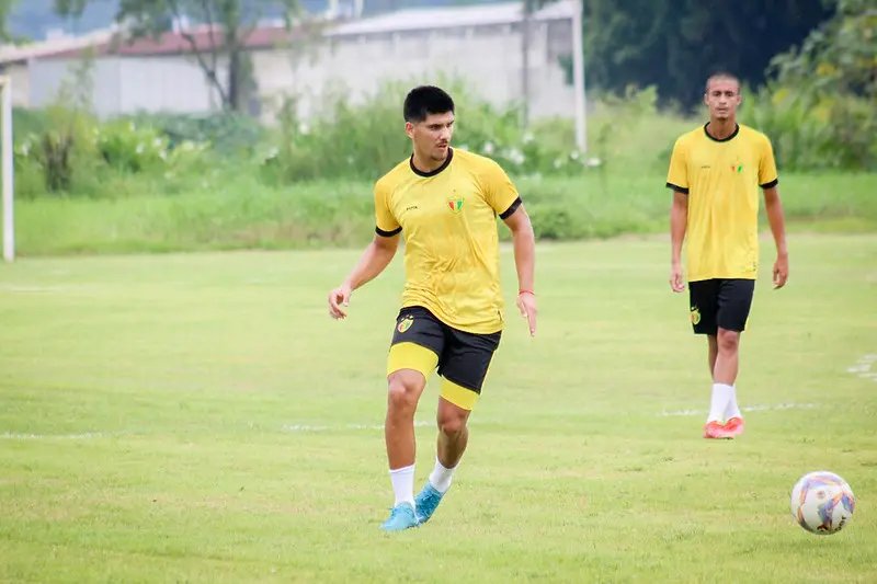 Brusque realiza último treino antes do jogo contra o Joinville