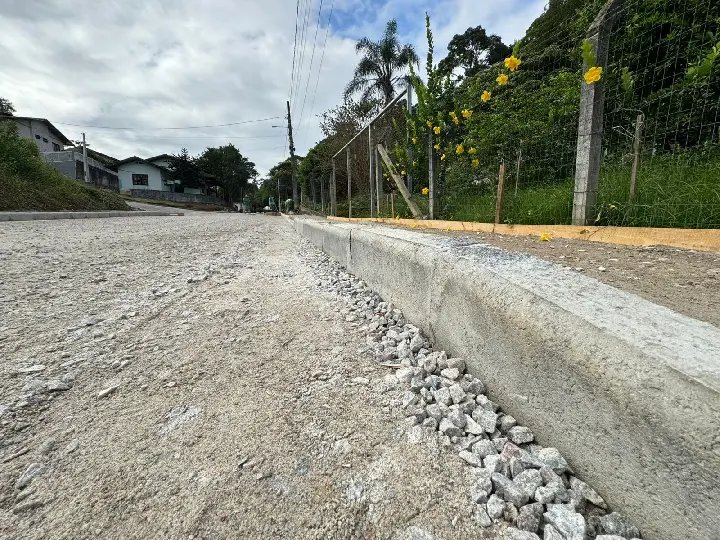 Ruas no São Pedro recebem melhorias na drenagem e pavimentação asfáltica