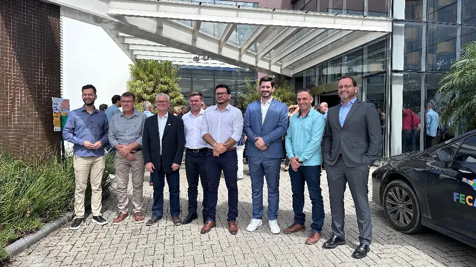Prefeito André Vechi assume posto na Fecam