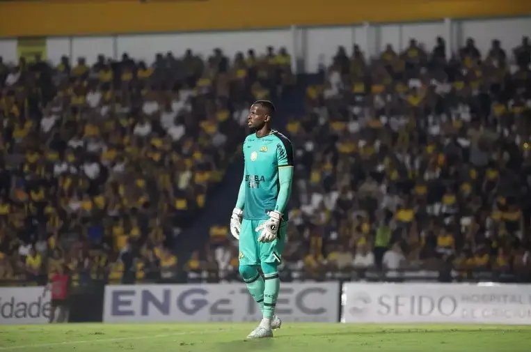 Brusque FC emite nota após goleiro do Criciúma alegar fala racista de torcedor  