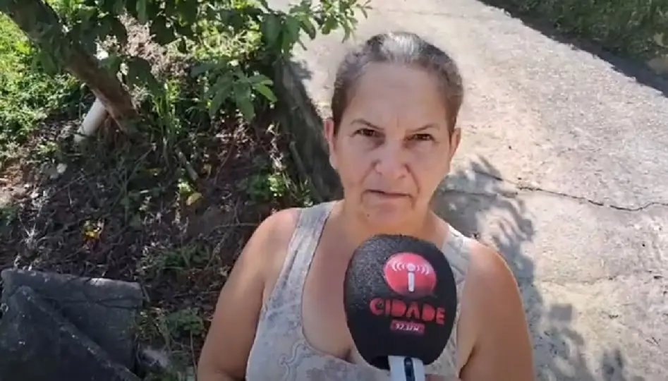 (VÍDEO) Moradora cobra melhorias na rua José Lombardi