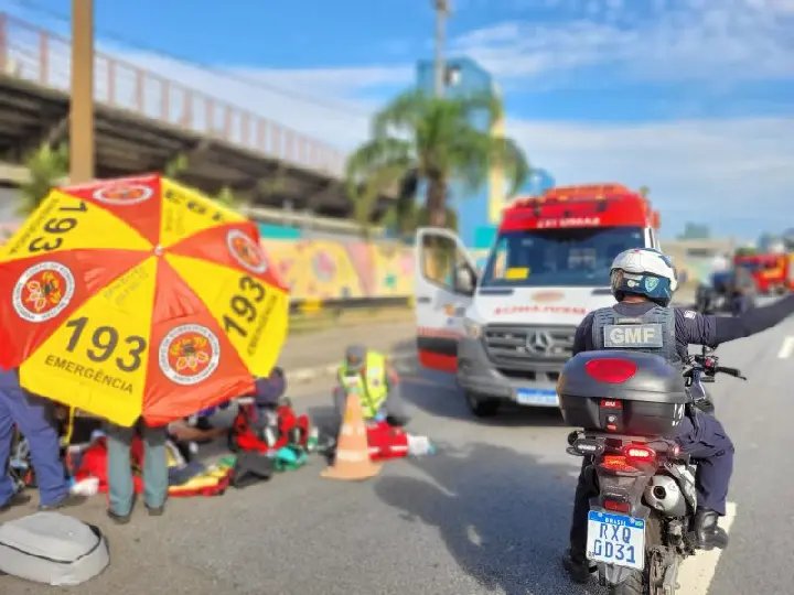 Mulher em situação de rua morre atropelada por caminhonete