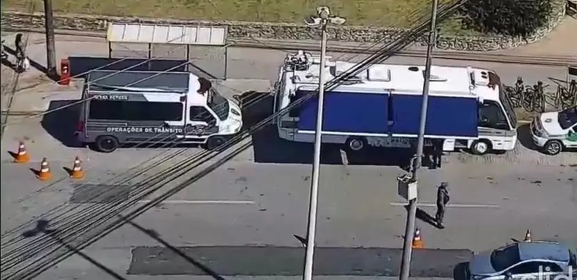 (VÍDEO) Policial militar salva vida de bebê engasgado