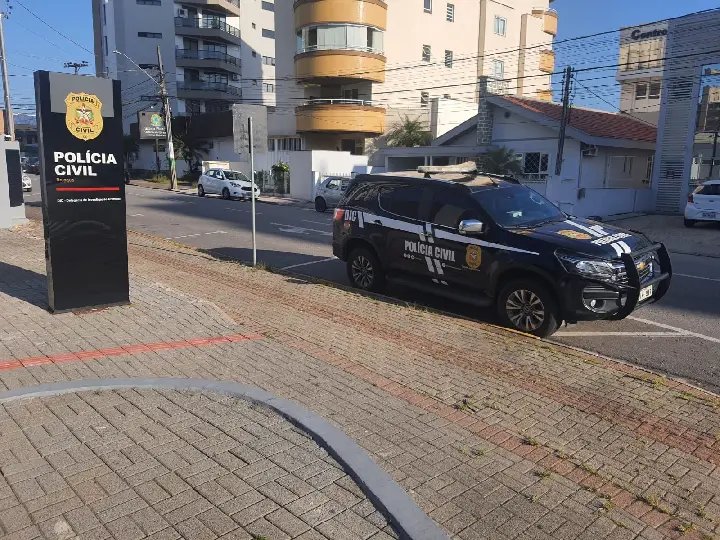 (VÍDEO) Polícia prende suspeito de homicídio de jovem no bairro Primeiro de Maio