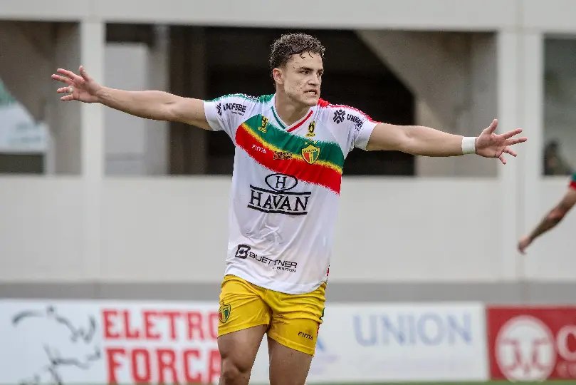 Brusque goleia Concórdia por 4 a 1, e Pira é o nome do jogo com três gols