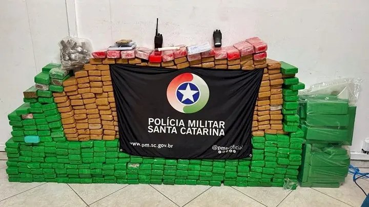 Mais de 340 kg de drogas são apreendidos na operação Território nas Mãos