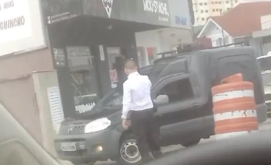 Motorista do Chevette explica a discussão no trânsito