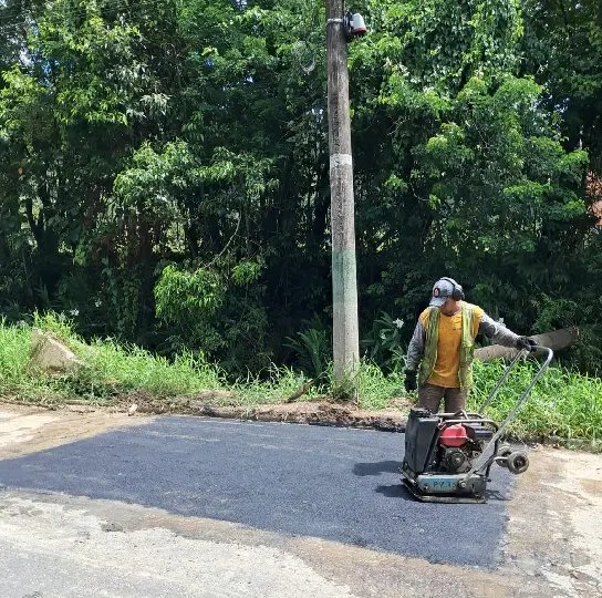 Samae realiza operação tapa-buracos em vários bairros