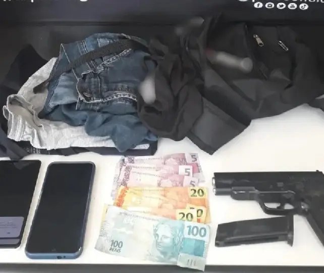 Dupla é presa após roubo a farmácia em Brusque