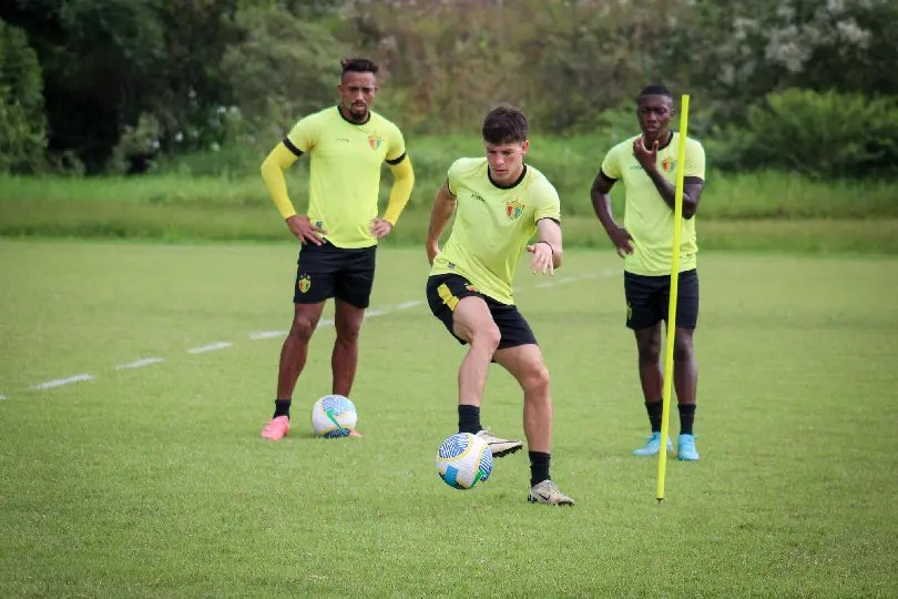 Quadricolor realiza treino tático no CT