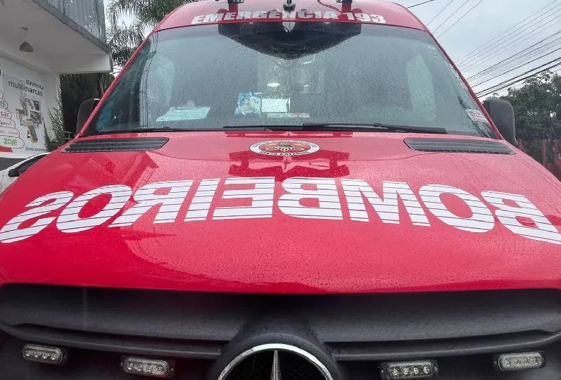 Trabalhador sofre fratura exposta no dedo ao manusear maquinário