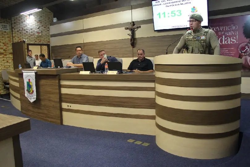 (VÍDEO) Comandante da PM participa de sessão na Câmara de Brusque
