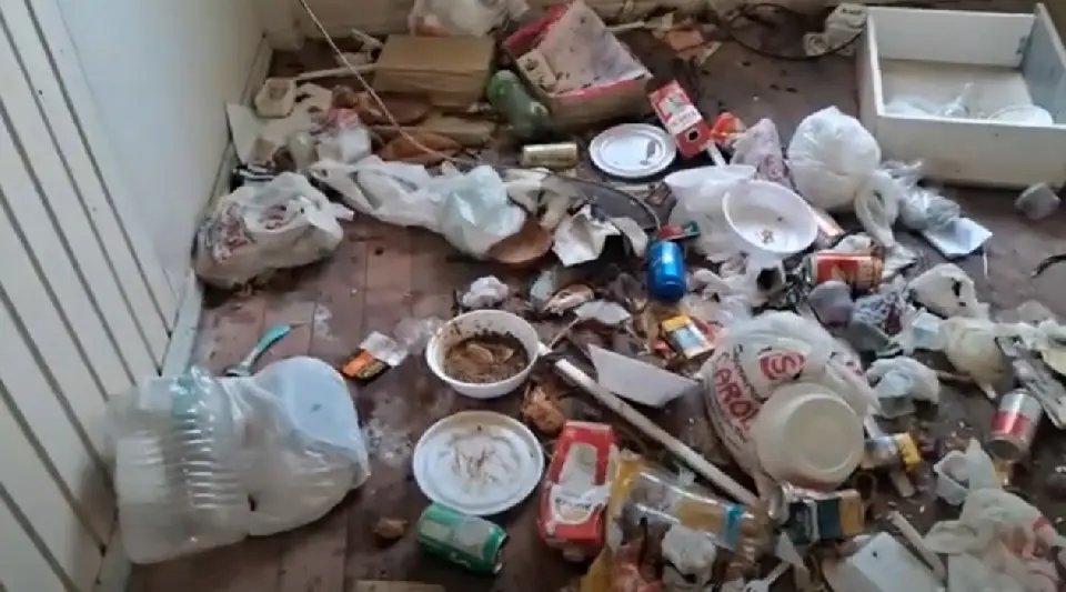 (VÍDEO) Proprietário cobra ação das autoridades após ter casa invadida e depredada por andarilhos