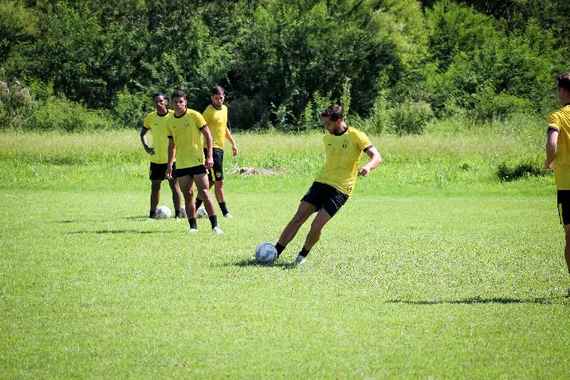 Brusque realiza treino de força no CT do Marreco