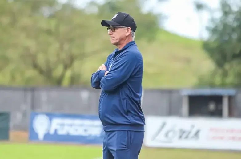 Luiz Carlos Cruz é o novo técnico do Carlos Renaux