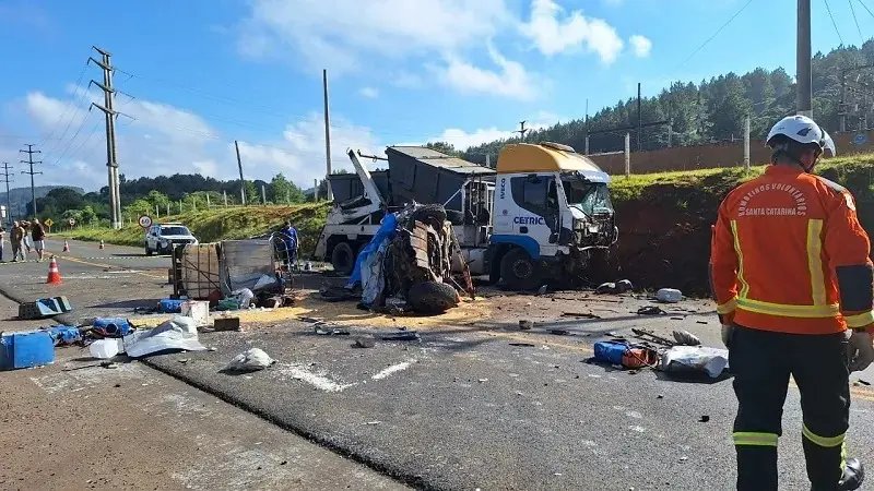 Grave acidente deixa dois mortos e três feridos em SC 