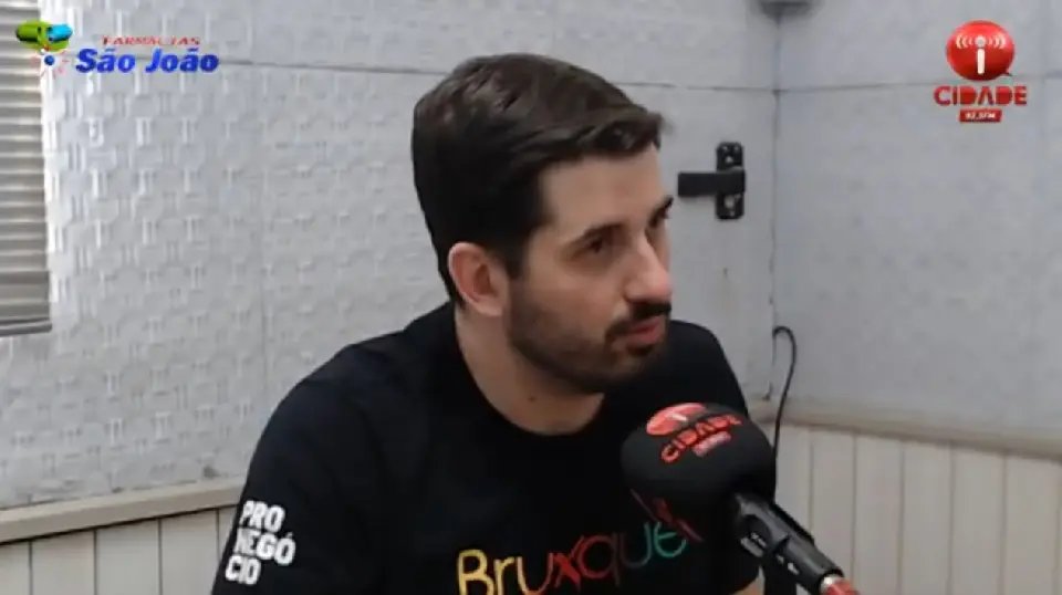 (VÍDEO) Vechi pede à comunidade para não dar dinheiro nem comida aos moradores de rua