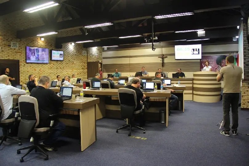 (VÍDEO) Debate sobre saúde marca sessão da Câmara de Brusque