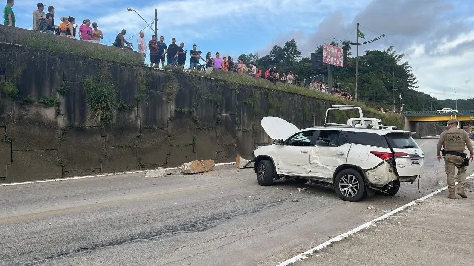 URGENTE - (Vídeo) Perseguição policial em Brusque mobiliza forças de segurança em vários bairros 