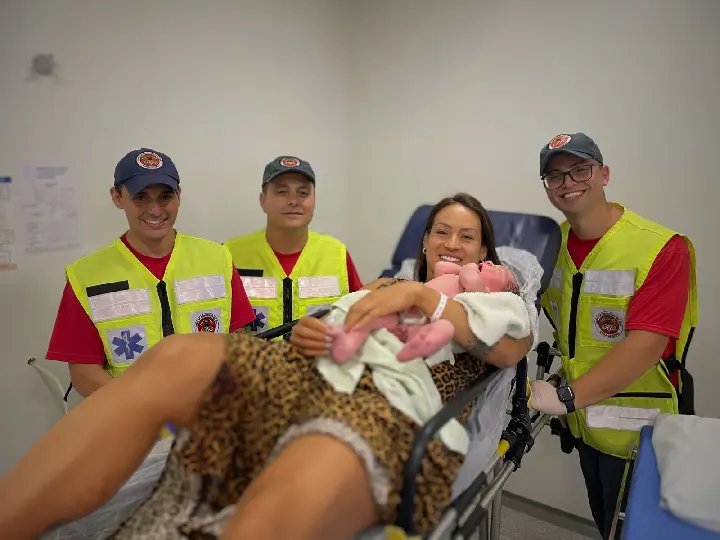 Gestante dá à luz a um menino dentro de casa, no bairro Guarani
