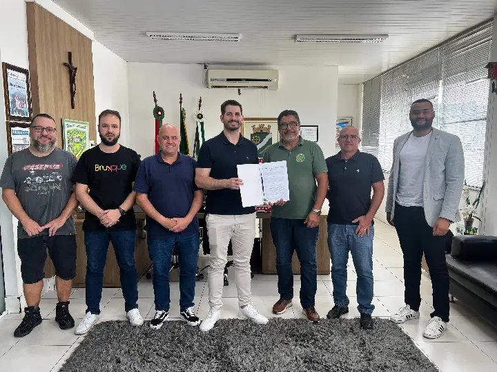Prefeitura e novo concessionário assinam contrato de concessão do Parque Leopoldo Moritz