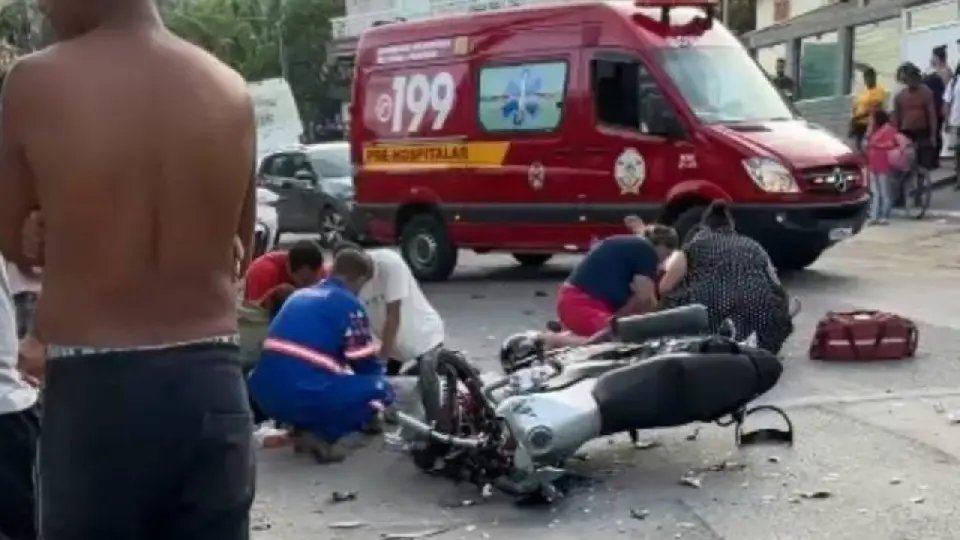 Tentativa de ultrapassagem termina em tragédia e deixa dois mortos em Penha