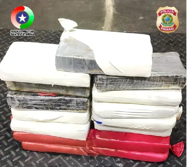 Droga é achada em motor de contêiner com destino à Europa