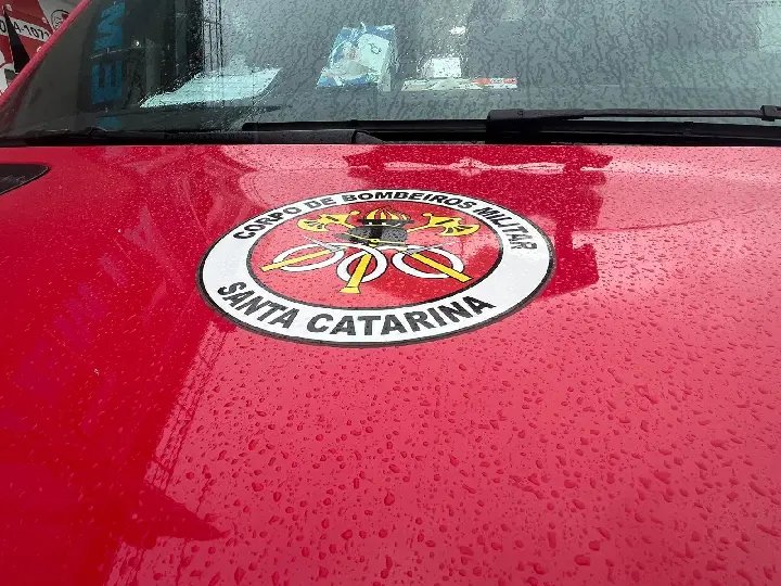 Mulher sofre corte e lacerações após acidente de trânsito no Souza Cruz