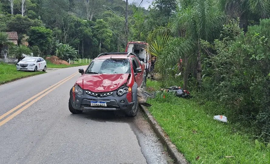 (VÍDEO) Acidente grave deixa um ferido em Brusque