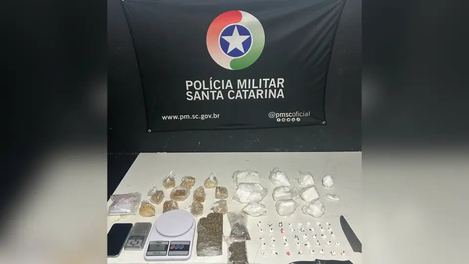 Gestante de 21 anos é detida após ser pega com drogas na sacola