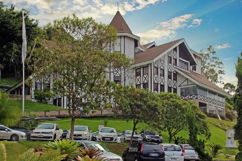 Brusque aprova redução de ISS para franquias e alíquota cai para 2%