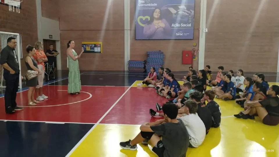 Projeto de Voleibol inicia com grande adesão em Guabiruba
