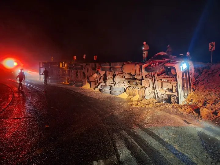 Caminhoneiro morre em acidente registrado na Serra Dona Francisca
