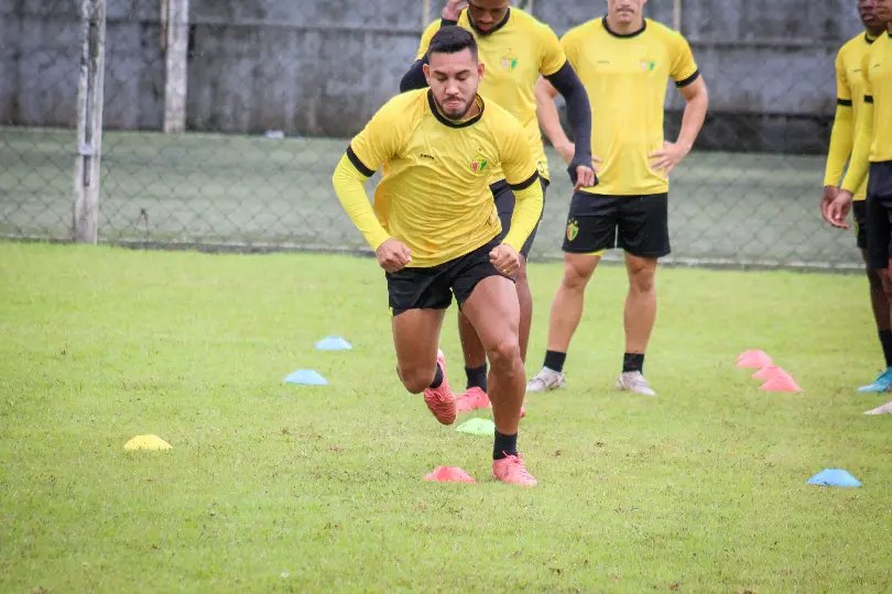 Brusque foca em bolas paradas antes de encarar o Ituano