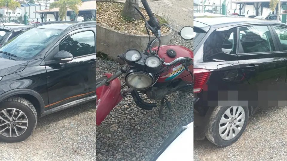 Motociclista se fere gravemente ao bater em carro e ser lançada contra outro veículo