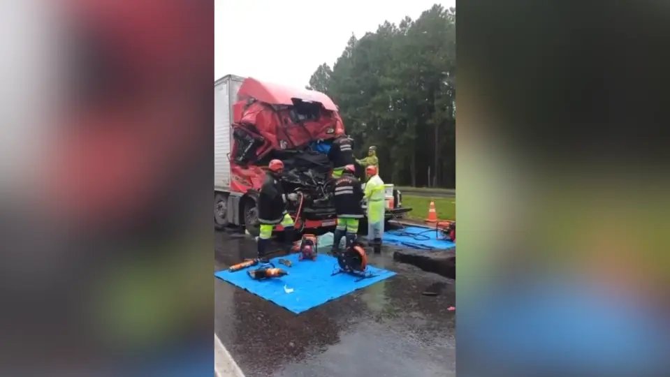 (VÍDEO) Motorista brusquense fica gravemente ferido em acidente no Paraná