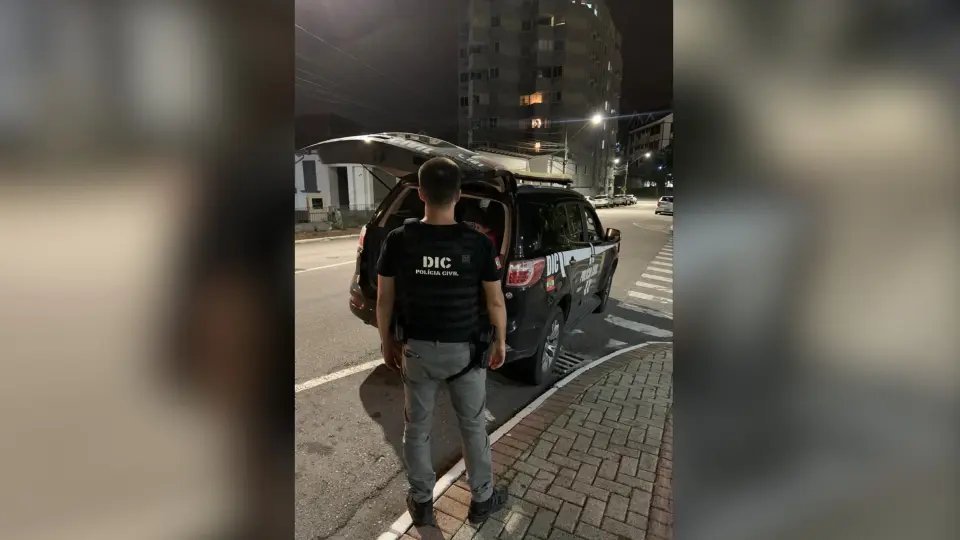DIC de Brusque prende suspeitos por tráfico de drogas