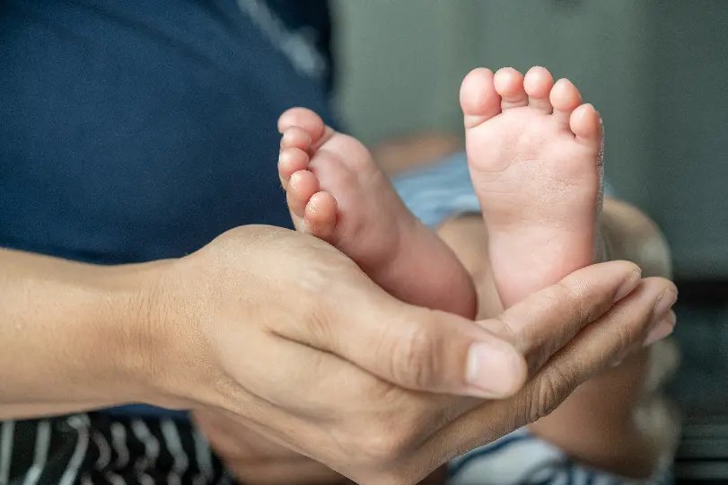 Brusque reforça cuidados de recém-nascidos com Teste do Pezinho gratuito