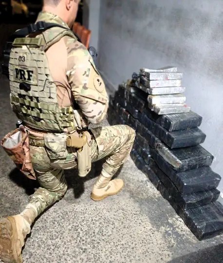 (VÍDEO) Jovens são presos com 177 quilos de maconha