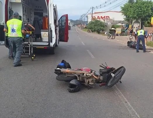 Colisão entre motos deixa dois feridos na Antônio Heil
