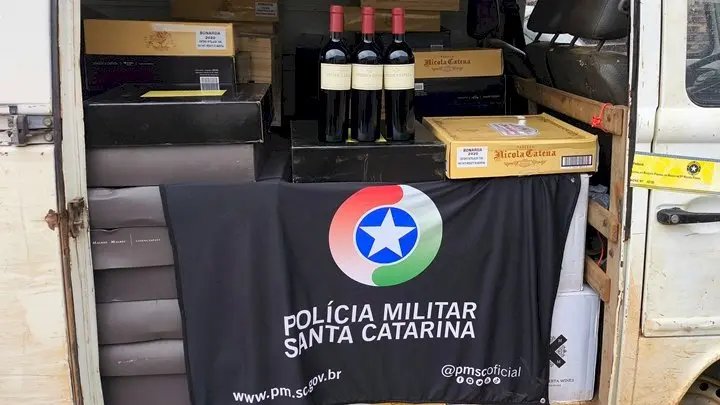 Mais de 700 garrafas de vinho contrabandeado são apreendidas