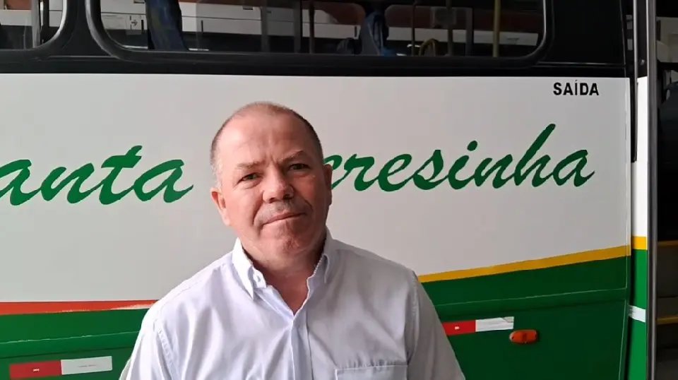 (VÍDEO) Após incêndio, morador de Guabiruba pede ajuda para construir nova casa