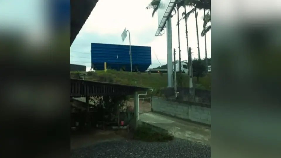 Samae inicia transporte de tanque gigante para Estação de Tratamento de Água
