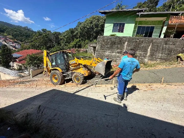 Rua José Zirke tem primeira etapa de concretagem finalizada
