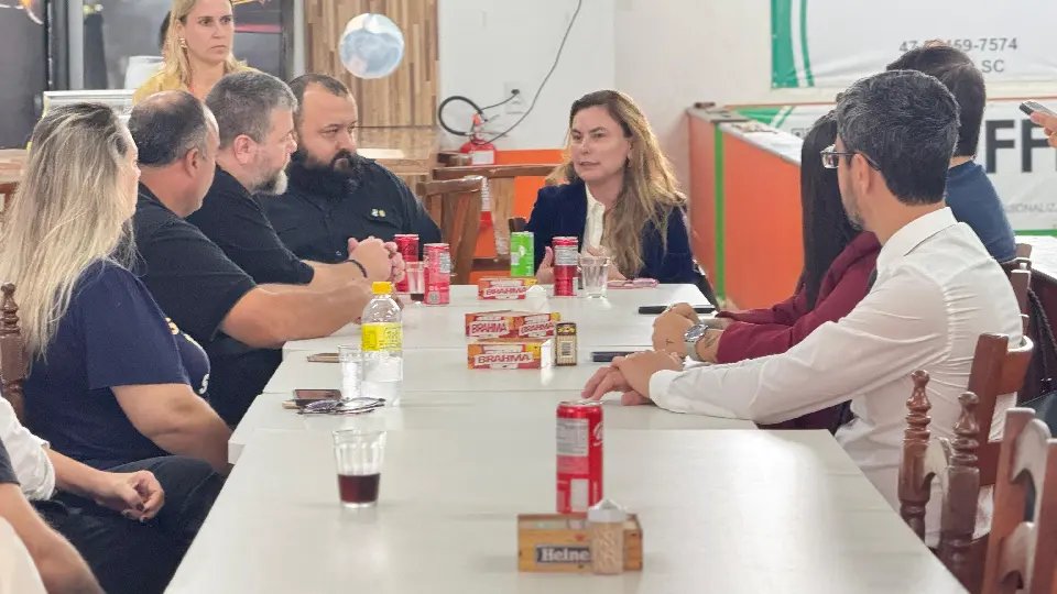 Deputada Paulinha visita Brusque e Guabiruba para fortalecer o Podemos na região