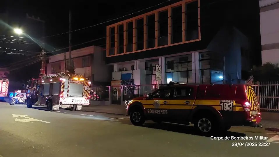 Incêndio atinge cantina de escola em Blumenau
