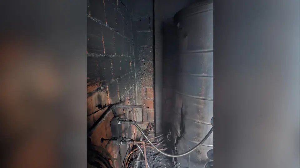 Bombeiros intervêm e eliminam focos de incêndio ativos em imóvel