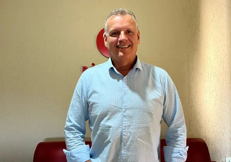 (VÍDEO) Evento em SC busca aproximar mundos do trabalho impactados pela IA
