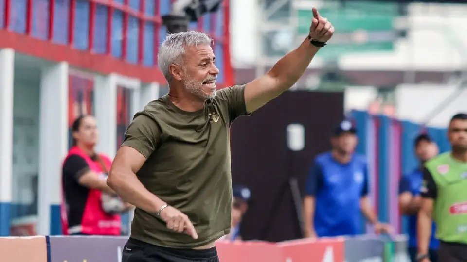 (ÁUDIO) Técnico destaca solidez e pede apoio da torcida contra o ABC