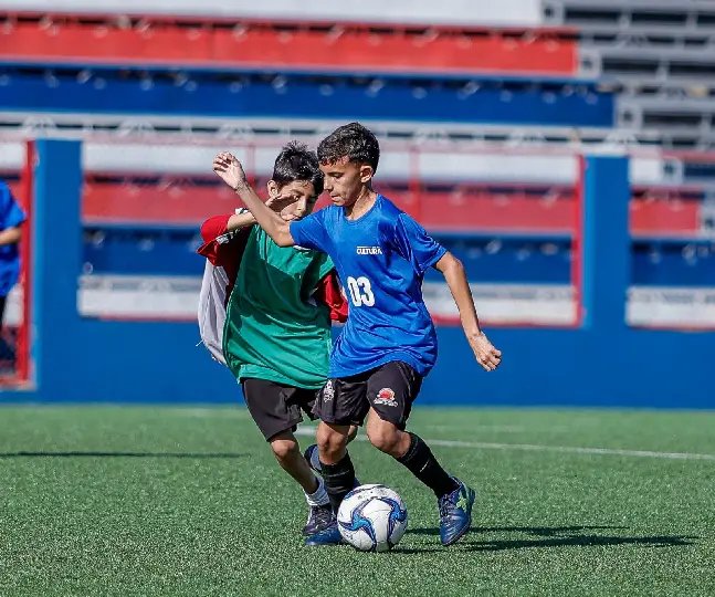 Moleque Bom de Bola movimenta escolas e reúne jovens atletas em Brusque